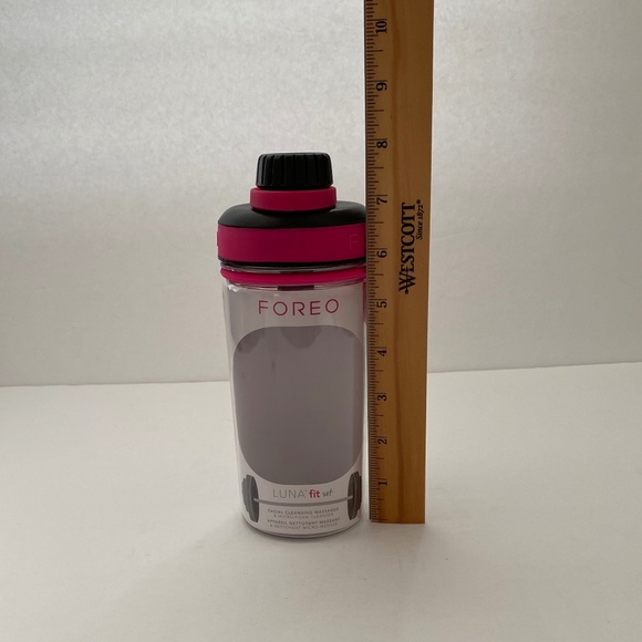 FOREO New Limited Edition Water Bottle - Picture 6 of 10